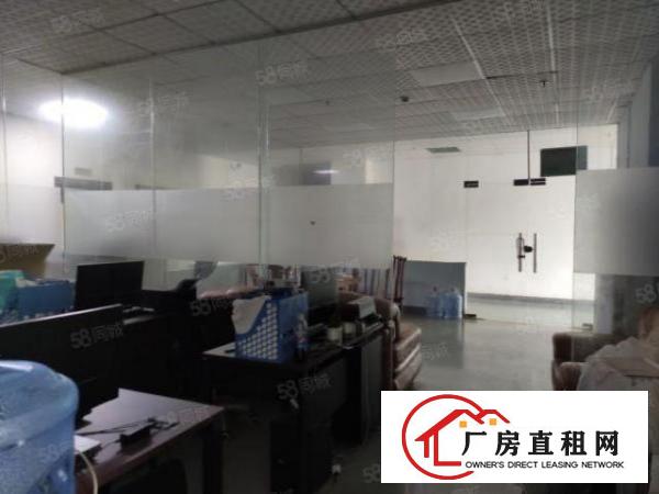  光明楼村新出楼上精装修厂房550平方，水电齐全三吨货梯
