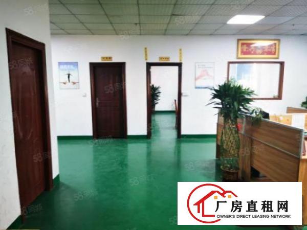  光明龙大高速旁楼上豪华装修厂房出租，水电到位，形象佳