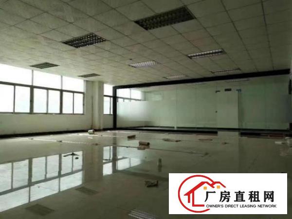  街口新安新出楼上整层2000方无公摊车位足