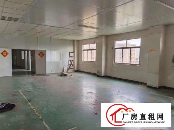  长安街口楼上330平，水电齐有2办公室，独立洗手间，客货2梯