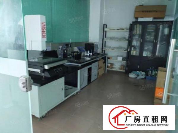  上角新空出二楼450平米，有现成豪华办公室装修，水电齐全