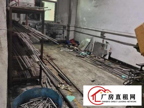 长安街口新出一楼550平方带装修办公室水电齐全