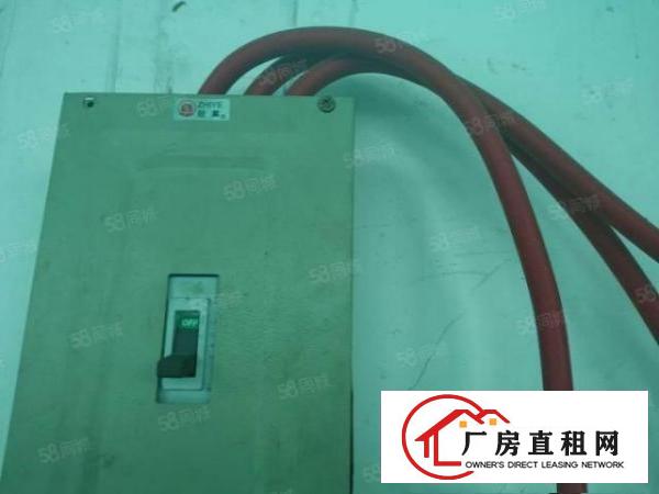 长安锦厦新区1楼1350平方，高度6米5带行车。