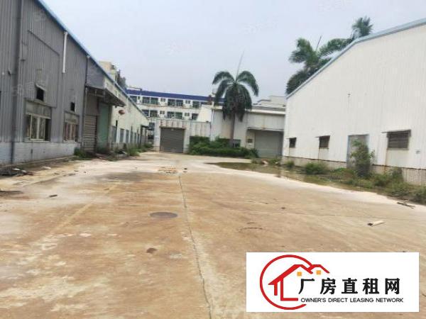  长安花园旁边钢结构厂房高度八米，中间无柱子。大小可以分。