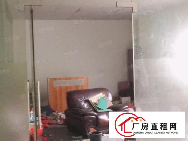  长安镇乌沙新安大桥一楼650平米带航车水电齐全厂房招租