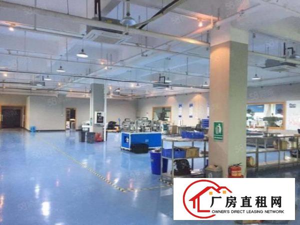  长安镇现有楼上带装修厂房1000平方，水电齐全，实际面积出租