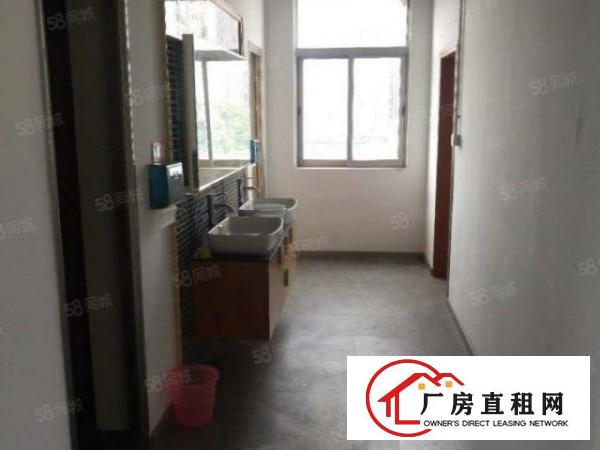  厂房出租长安镇宵边，三楼650平精装，水电齐全，办公齐全