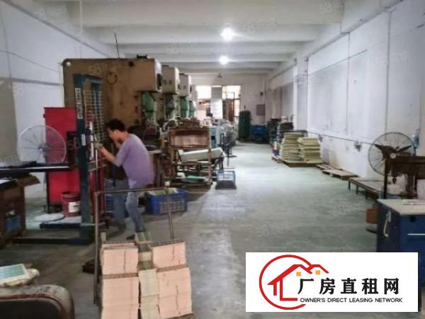  长安上角新空出一楼370平，带办公室，水电齐全。适合各行各业