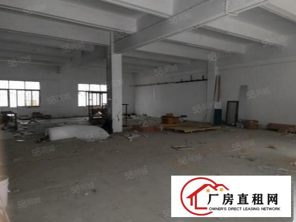 长安上角一楼900平带装修厂房，水电齐全，有独立卫生间
