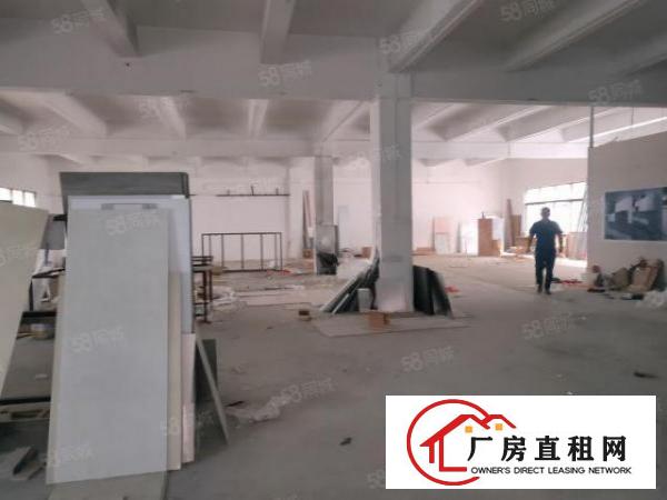  长安上角一楼900平带装修厂房，水电齐全，有独立卫生间