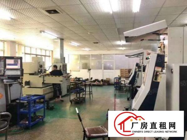  长安沙头主干道旁现成5吨行车，高6.5米，一楼1600平方