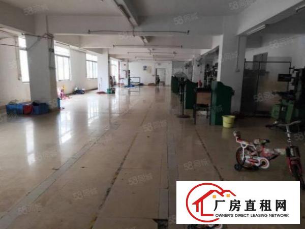  厦边楼上独立一整层650平方。水电齐全，有装修。