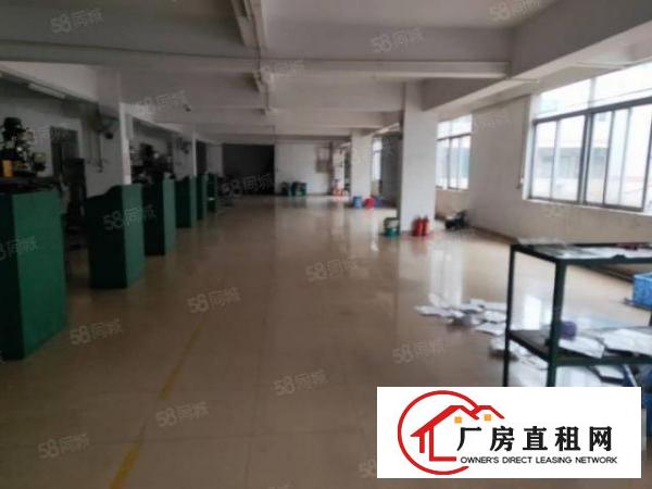  厦边楼上独立一整层650平方。水电齐全，有装修。