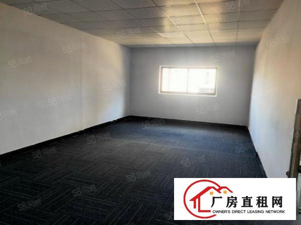  街口，新安医院旁边。楼上厂房大小分租