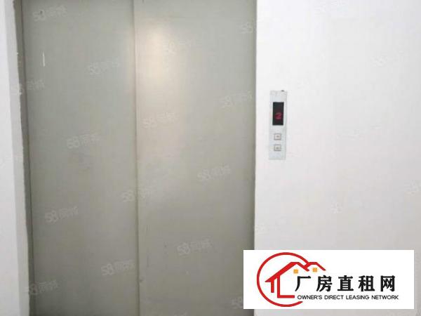  长安上沙新出楼上原房东豪华装修650平方厂房出租