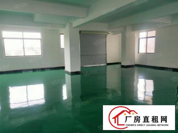  街口楼上一整层450平方可分230平包装修，有地坪漆