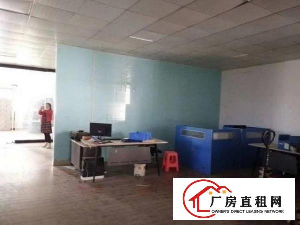  博美楼上现成电子厂800平方，现成装修，水电齐全