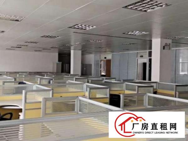  精装办公室！配套齐全。拧包入住
