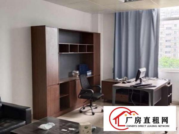  精装办公室！配套齐全。拧包入住