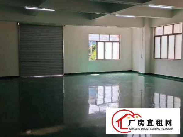  精装修厂房现成的一间办公室有吊顶地坪漆水电齐全，主线到位。