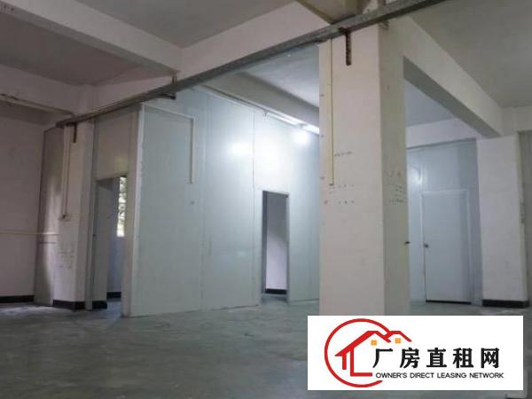  二楼厂房，有电梯，吊机口，适合办公与小加工厂