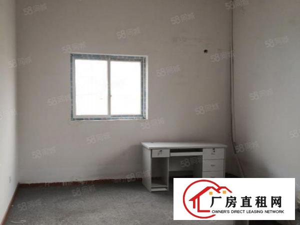  水电齐全，现成办公室装修，主线到位，带拖头车可随意进出！！！