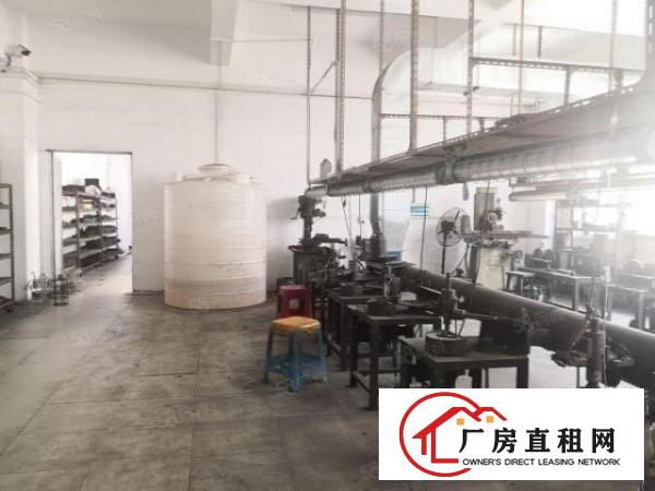  虎门东风社区新出厂房，水电齐全，现成办公室精装修，场地超大！
