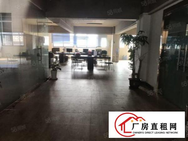  现成装修，2吨货梯，办公室，环境优良，配套成熟，拎包生产！！