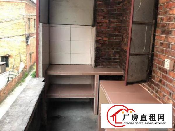  该房源一共两层，沙田轮渡路稔洲一桥附近！，出去方便！