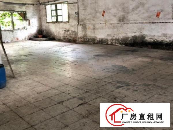  独栋铁皮房刚换好铁皮隔热层