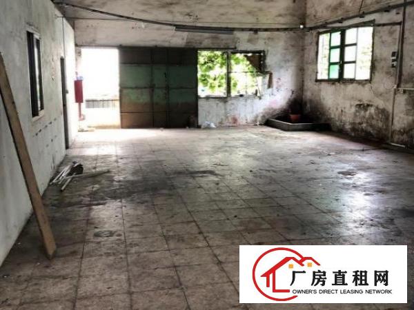  独栋铁皮房刚换好铁皮隔热层