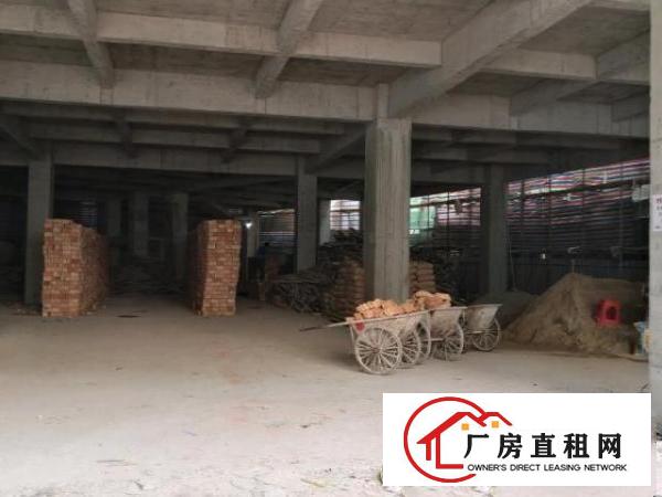  配有一台客梯，两台汽车专梯（2.5米Ⅹ5.8米）