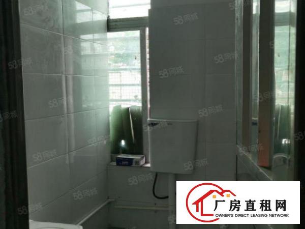  厚街新出一楼725平现成装修厂房出租园区形象好空地大交通方便