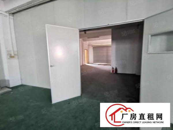  厚街楼上厂房650方，现成装修，厂区空地大