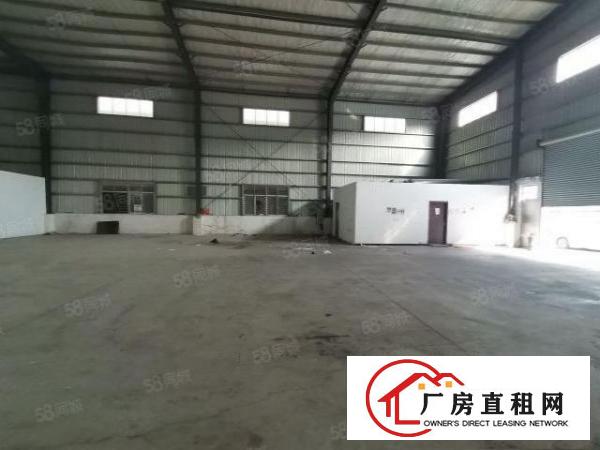  一楼实际面积550平方，水电齐全，现成装修！