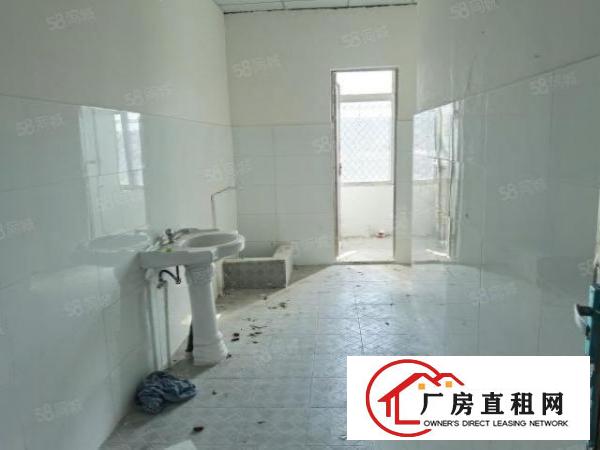  厚街新出一楼800平有现成装修层高5米形象好空地大交通方便