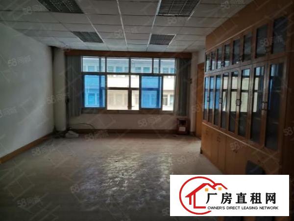  东城车站附近刚空出1300平方精装修厂房，主干道边！