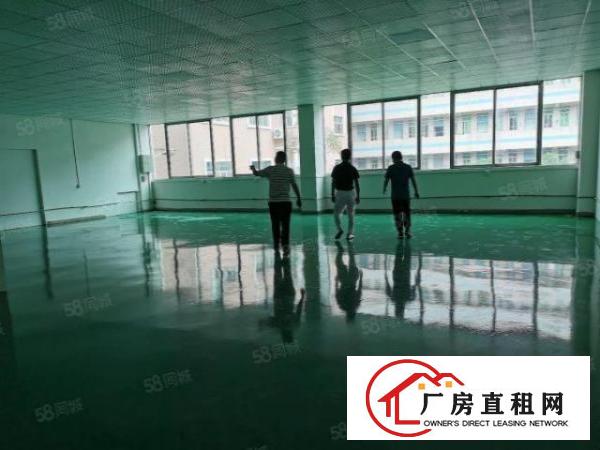  刚刚新出东城一楼900平跟二楼420平，带装修，水电办公室全