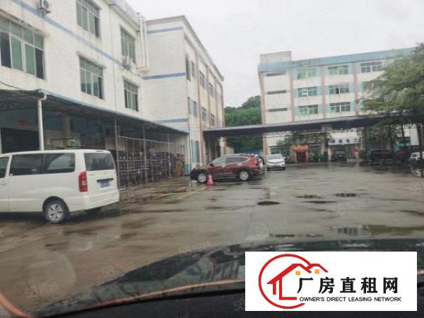  东城石井工业区科技园分租三楼2000出租，带现成办公室水电齐