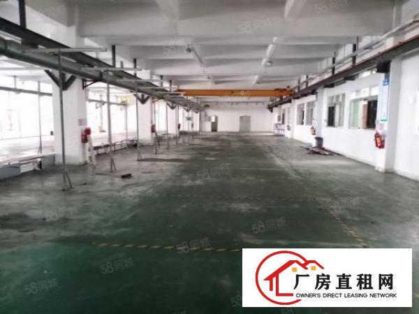  一楼有三台航车总3300方，之前做注塑厂