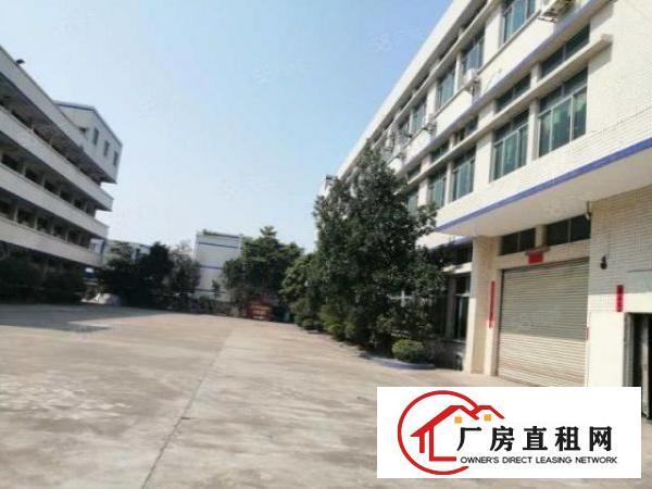  南城新空独立一楼556平二楼780平，交通方便，空地大带电梯
