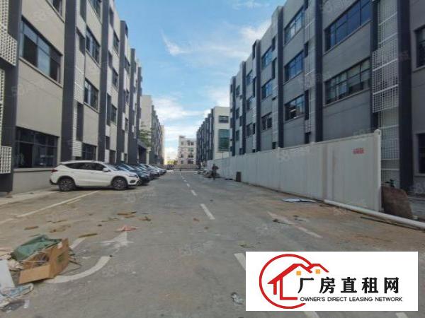  凤岗五联新出原房东带红本6400平厂房出租有地坪漆大小可分租