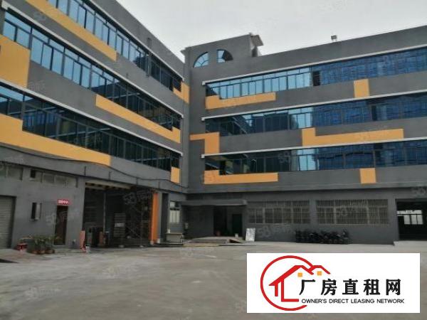  南城雅园工业园标准厂房二楼976平，带地坪漆，水电齐全！