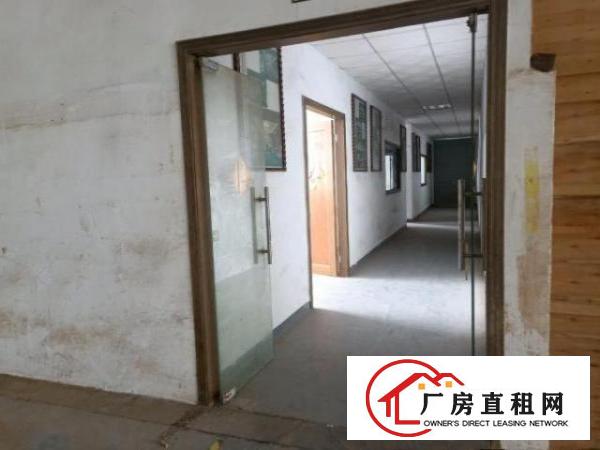  国道旁出入方便离高速路口近