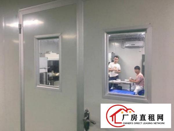  107国道旁，交通便利