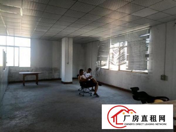  大岭山楼上整层实际面积700㎡带装修厂房出租