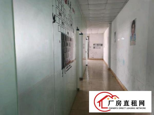  自带两部航车，园区门口，交通方便