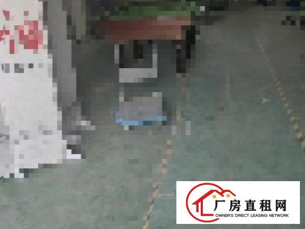  路边一楼固定车位空间高5.5米