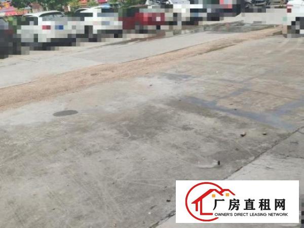  路边一楼固定车位空间高5.5米