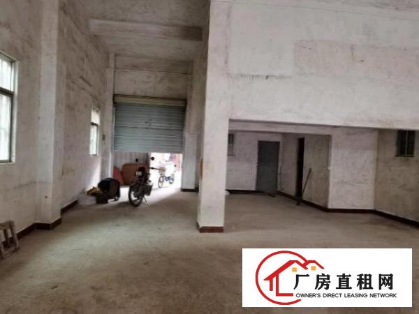  可以做厂房，仓库门面都可以，门口位置比较宽大，上下货比较方便